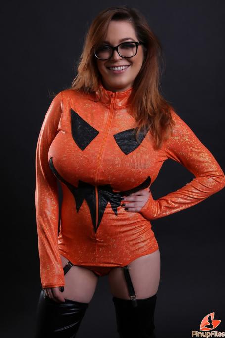 Tessa-Fowler-Big-Tits-For-Halloween-01.jpeg image hosted at ImgAdult.com
