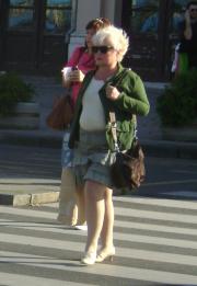 Mature, milf, older women candid street - Page 2 596f047d09378