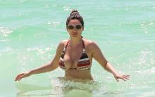 Candidium.com CDM 663 Kelly Brook Topless in Cancun - Mexico 069.jpg image hosted at ImgAdult.com