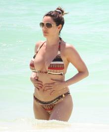 Candidium.com CDM 663 Kelly Brook Topless in Cancun - Mexico 071.jpg image hosted at ImgAdult.com