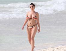 Candidium.com CDM 663 Kelly Brook Topless in Cancun - Mexico 076.jpg image hosted at ImgAdult.com