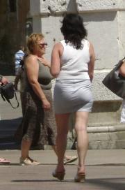 Mature, milf, older women candid street - Page 2 5a2ebe05df4ac
