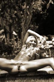 bm_nikelava_pol_h199.jpg image hosted at ImgAdult.com