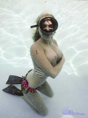 adrianna_vint-dive-042.jpg image hosted at ImgAdult.com