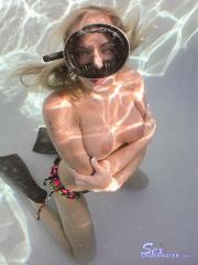 adrianna_vint-dive-030.jpg image hosted at ImgAdult.com