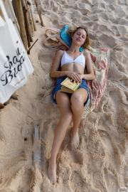 Sonia Clarice - On Trashy Beach -n7hkqf4eep.jpg