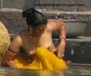 nude-indian-girls-river-bathing.jpg image hosted at ImgAdult.com