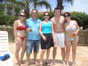 Silvana Fonseca de biquini com familia.jpg image hosted at ImgAdult.com