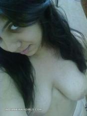 Gorgeous_Desi_Babe_Taking_Nude_Selfies (3).jpg image hosted at ImgAdult.com