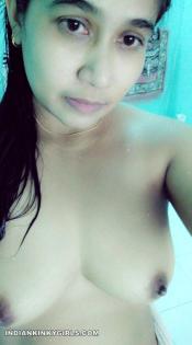 Hyderabad-College-Girl-Nafisa-Naked-Selfies-Firm-Tits (7).jpg image hosted at ImgAdult.com