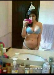 Indian Teen Girlfriend Nude Screenshots Leaked (3).jpg image hosted at ImgAdult.com