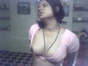 Mallu Housewife Sexy Photos Exposing Nice Boobs (4).jpg image hosted at ImgAdult.com