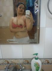 Mature Pune Bank Manager Nude Leaked Selfies (7).jpg image hosted at ImgAdult.com