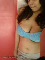 Sexy Indian Girl Showing Hot Ass and Breasts Pics (5).jpg image hosted at ImgAdult.com