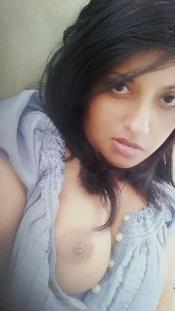 Sexy Mumbai Model Hina Nude Selfies Leaked (1).jpg image hosted at ImgAdult.com