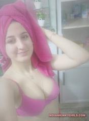 Bathroom Punjabi Fudi Pooja Nude Selfies Raw Hot (4).jpg image hosted at ImgAdult.com