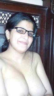 Beautiful Indian Aunty Nude Selfies Showing Huge Boobs (3).jpg image hosted at ImgAdult.com