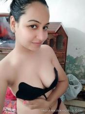 Naughty Mumbai Girl Naked Lockdown Selfies Leaked (9).jpg image hosted at ImgAdult.com