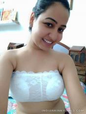 Naughty Mumbai Girl Naked Lockdown Selfies Leaked (10).jpg image hosted at ImgAdult.com