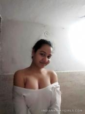 Naughty Mumbai Girl Naked Lockdown Selfies Leaked (27).jpg image hosted at ImgAdult.com