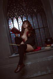 kalinka_fox_hermione_harry_potter_cosplay_set_leaked-KPTNRM_faptool.com.jpg image hosted at ImgAdult.com