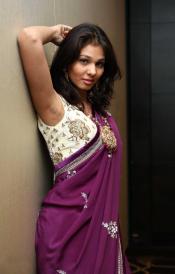 FF_NudeDesiDulhanPhotoshoot (7).jpg image hosted at ImgAdult.com