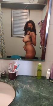 Pics_FF_HotDesiMumbaiGirlNamrataSinhaNudeLeaks (15).jpeg image hosted at ImgAdult.com