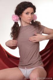 [Image: 68b2fa2cd3e4f.jpg]