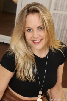 image hosted at ImgAdult.com