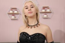 image hosted at ImgAdult.com