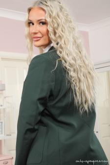 image hosted at ImgAdult.com