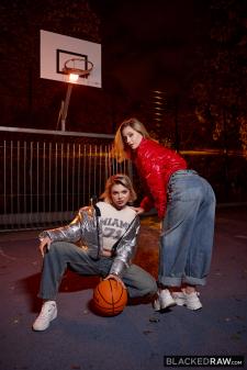 image hosted at ImgAdult.com