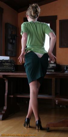 image hosted at ImgAdult.com