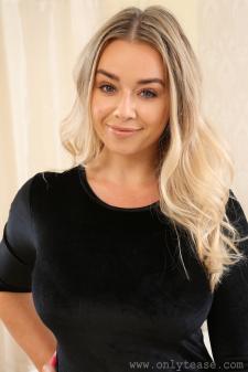 image hosted at ImgAdult.com