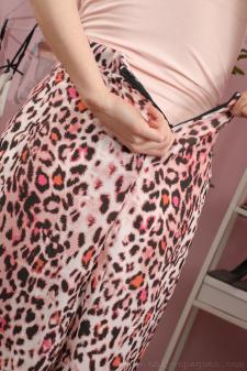 image hosted at ImgAdult.com