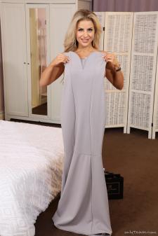 image hosted at ImgAdult.com